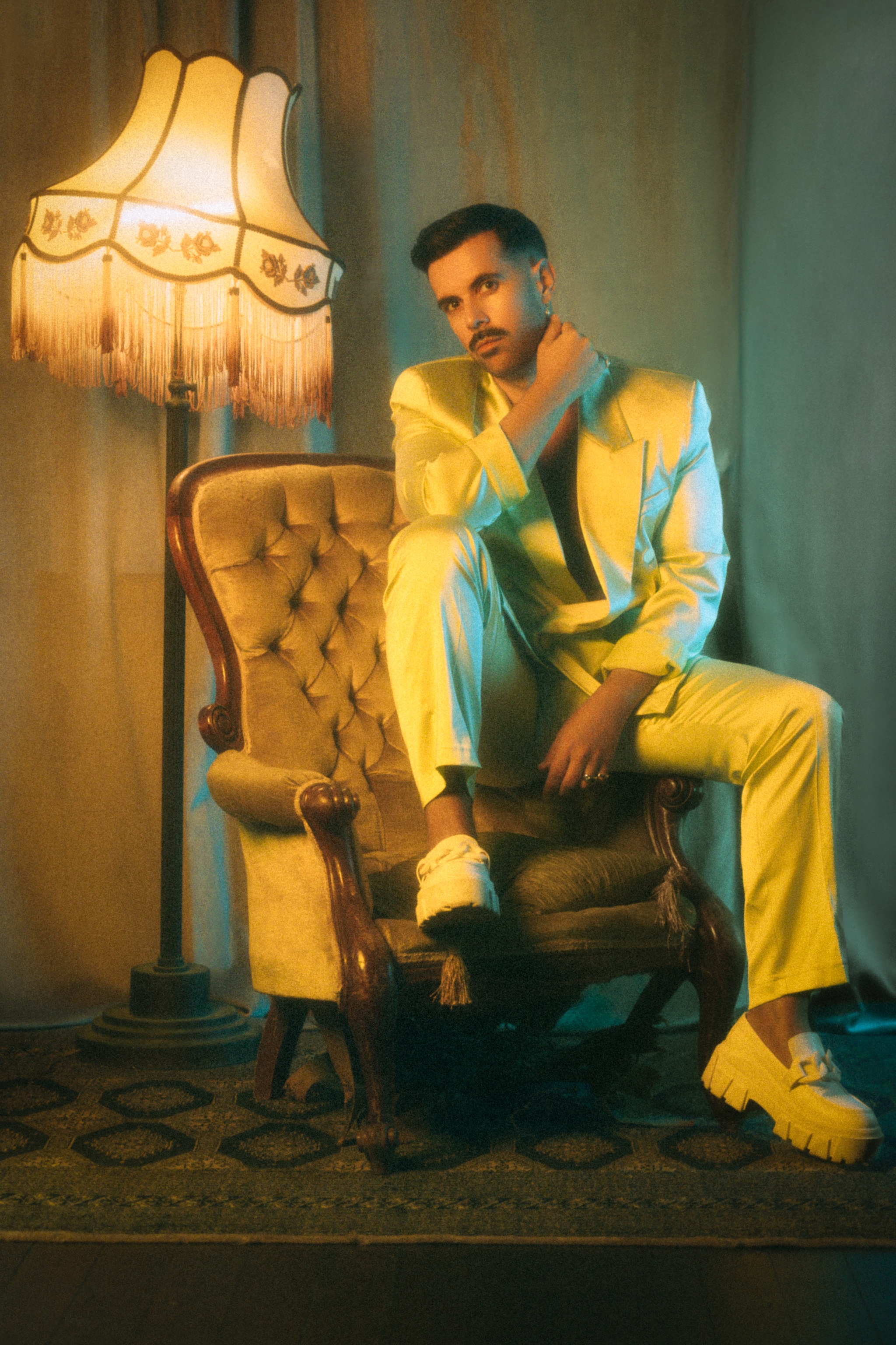 Yellow lamp vertical